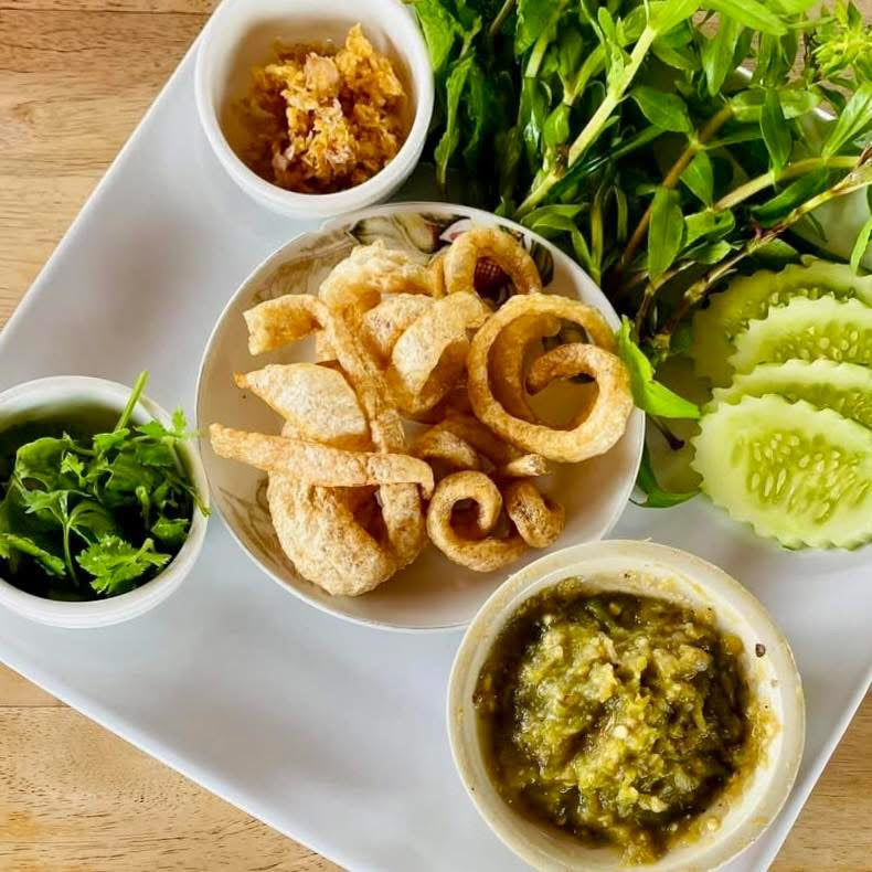 Green Chili Dip ငရုတ်သီးစိမ်းလက်ထောင်း