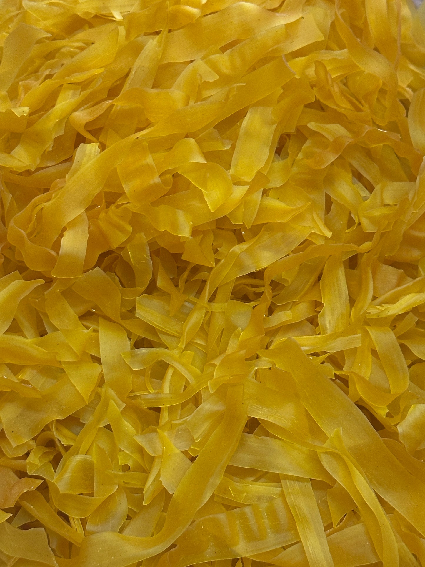 မုန့်ကြွပ်အဝါ 100g (အုန်းနို့ခေါက်ဆွဲထဲထည့်စား)