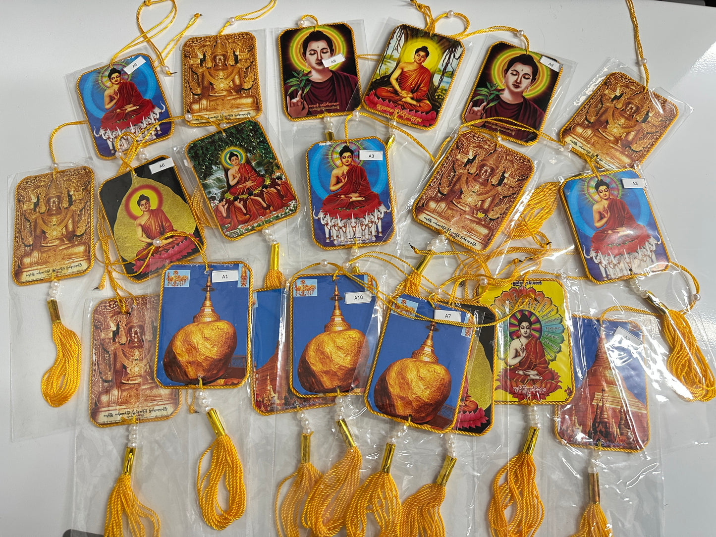 BD ဘုရားပုံ ကားမှန်ချိတ် (လေးထောင့်)