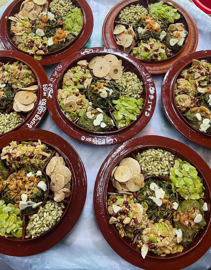 BDSK ဗေဒါရွှေကြာ အညွှန့်ချဉ်စပ် 400g