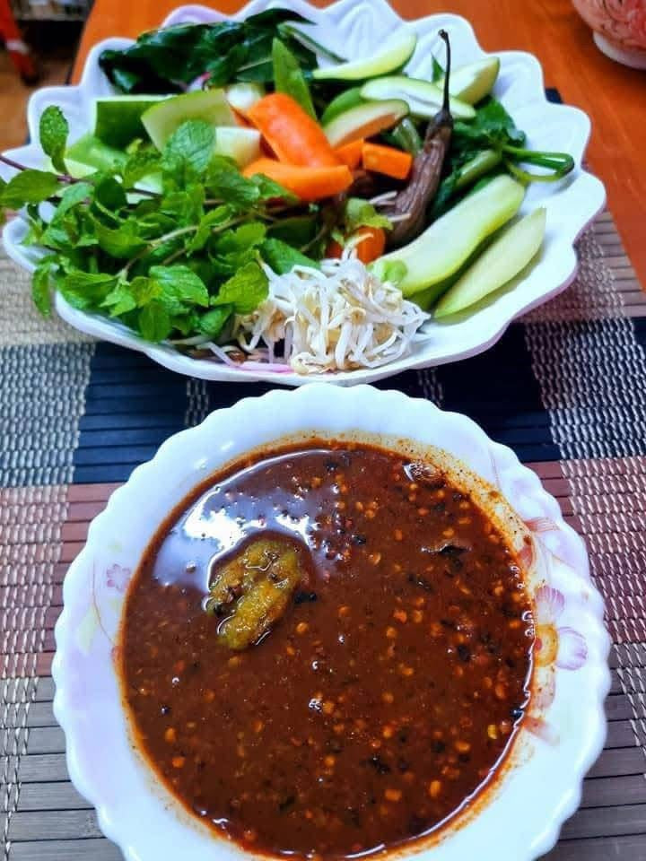 Honey ငပိရည်ကျို (Hala)