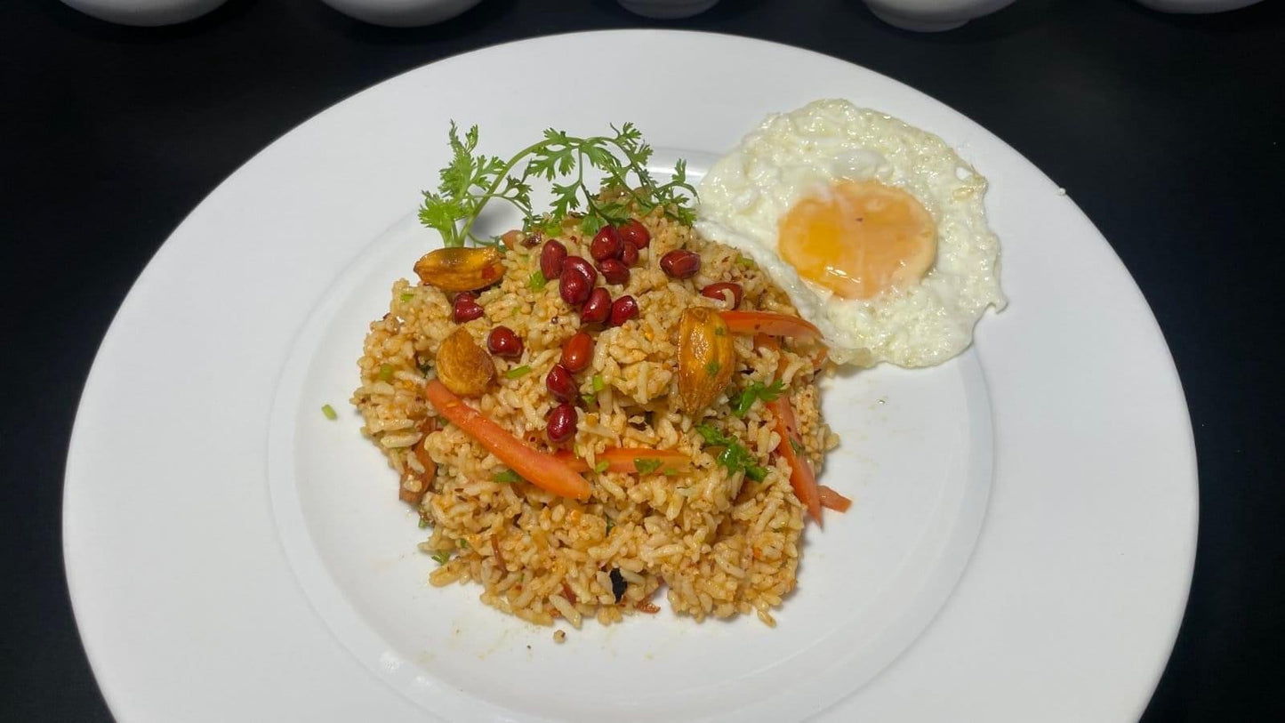 Feel စစ်ကိုင်းထမင်းသုပ်