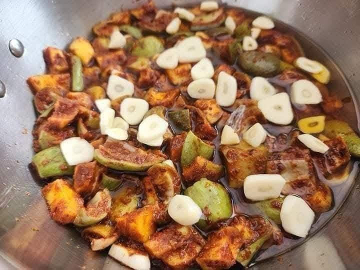 TZM သူဇာမြိုင် သရက်သီးသနပ် (အစိမ်း) 320g