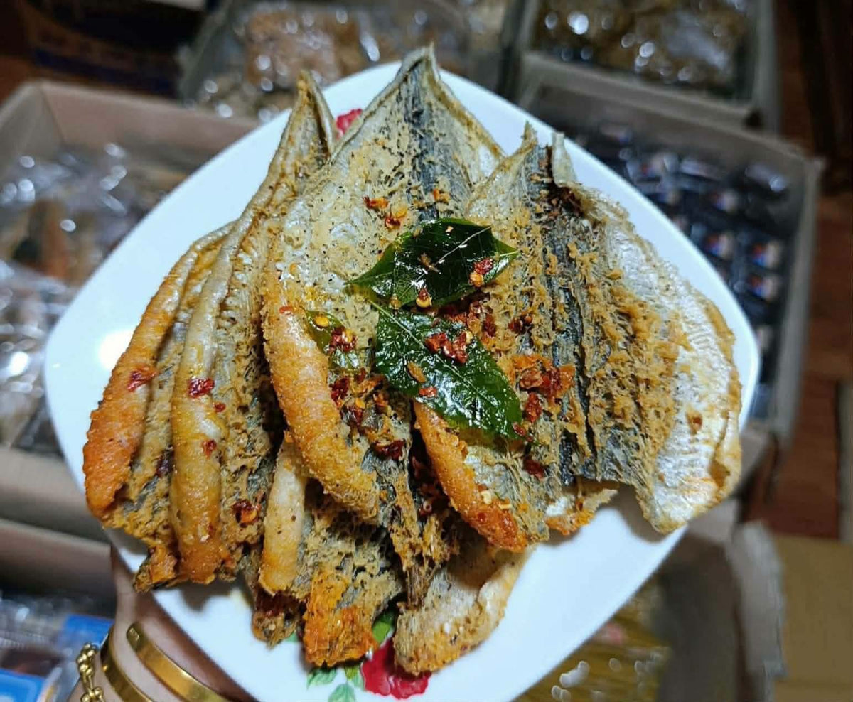 Featherback Fish Skin ငါးဖယ်အရေခွံကြော်