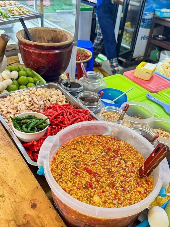 MND မြနန္ဒာ ထိုင်းအထောင်းဆော့စ်