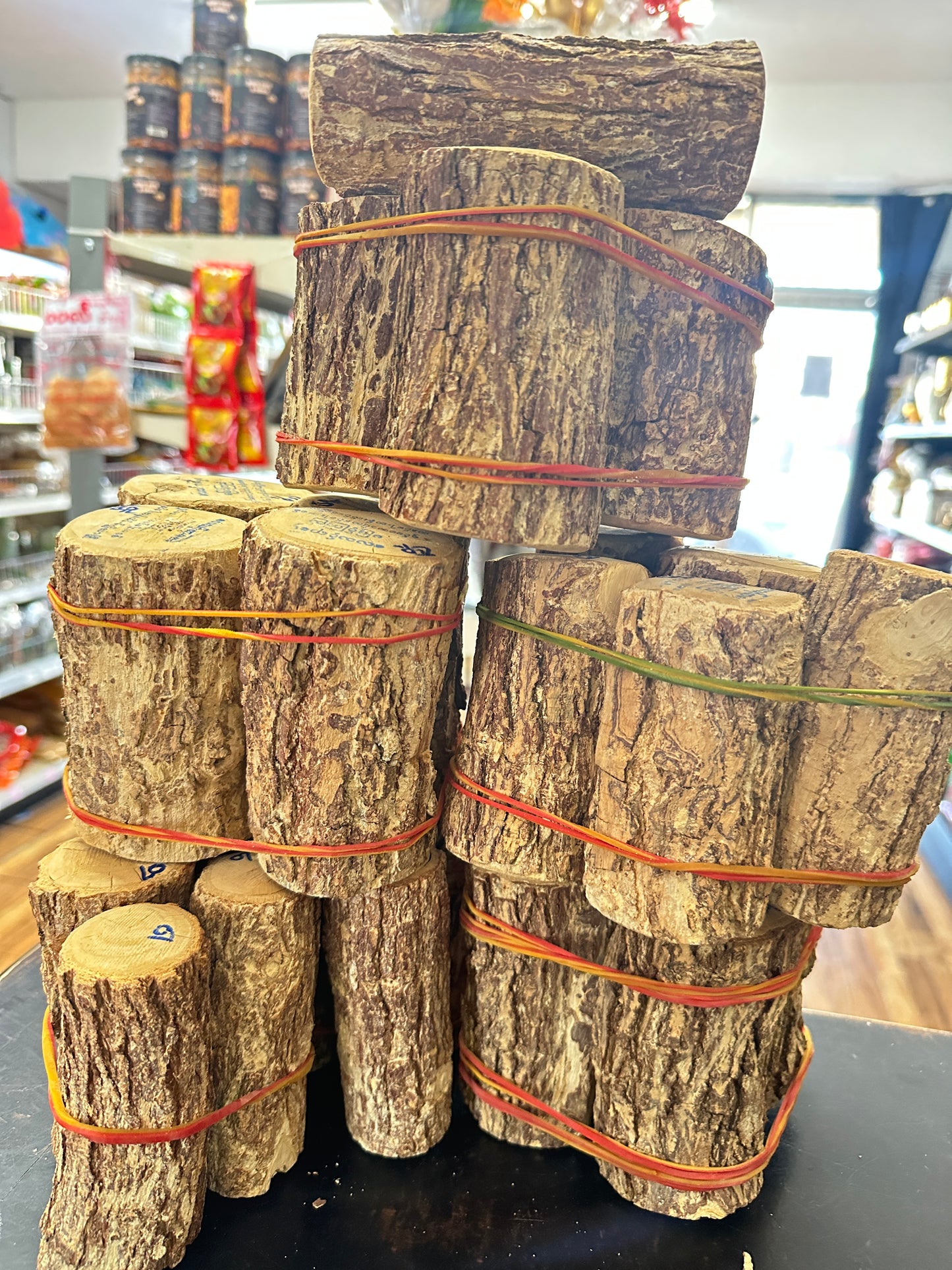 ရှင်မတောင် သနပ်ခါးတုံး