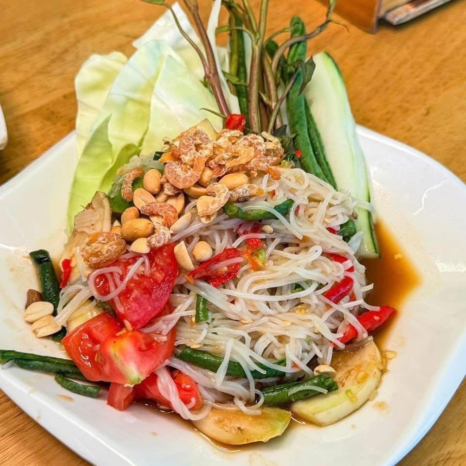 MND မြနန္ဒာ ထိုင်းအထောင်းဆော့စ်