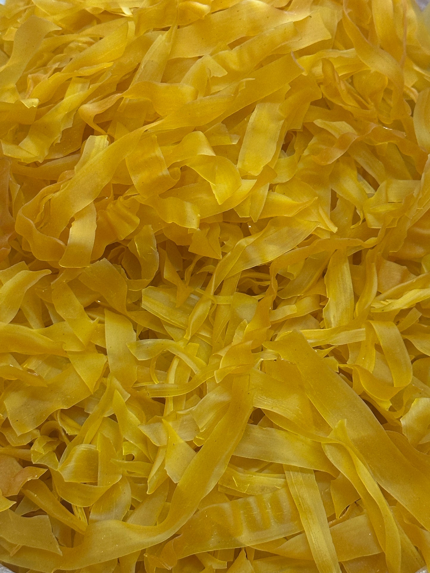 မုန့်ကြွပ်အဝါ 100g (အုန်းနို့ခေါက်ဆွဲထဲထည့်စား)