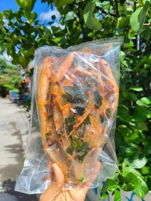 Featherback Fish Skin ငါးဖယ်အရေခွံကြော်