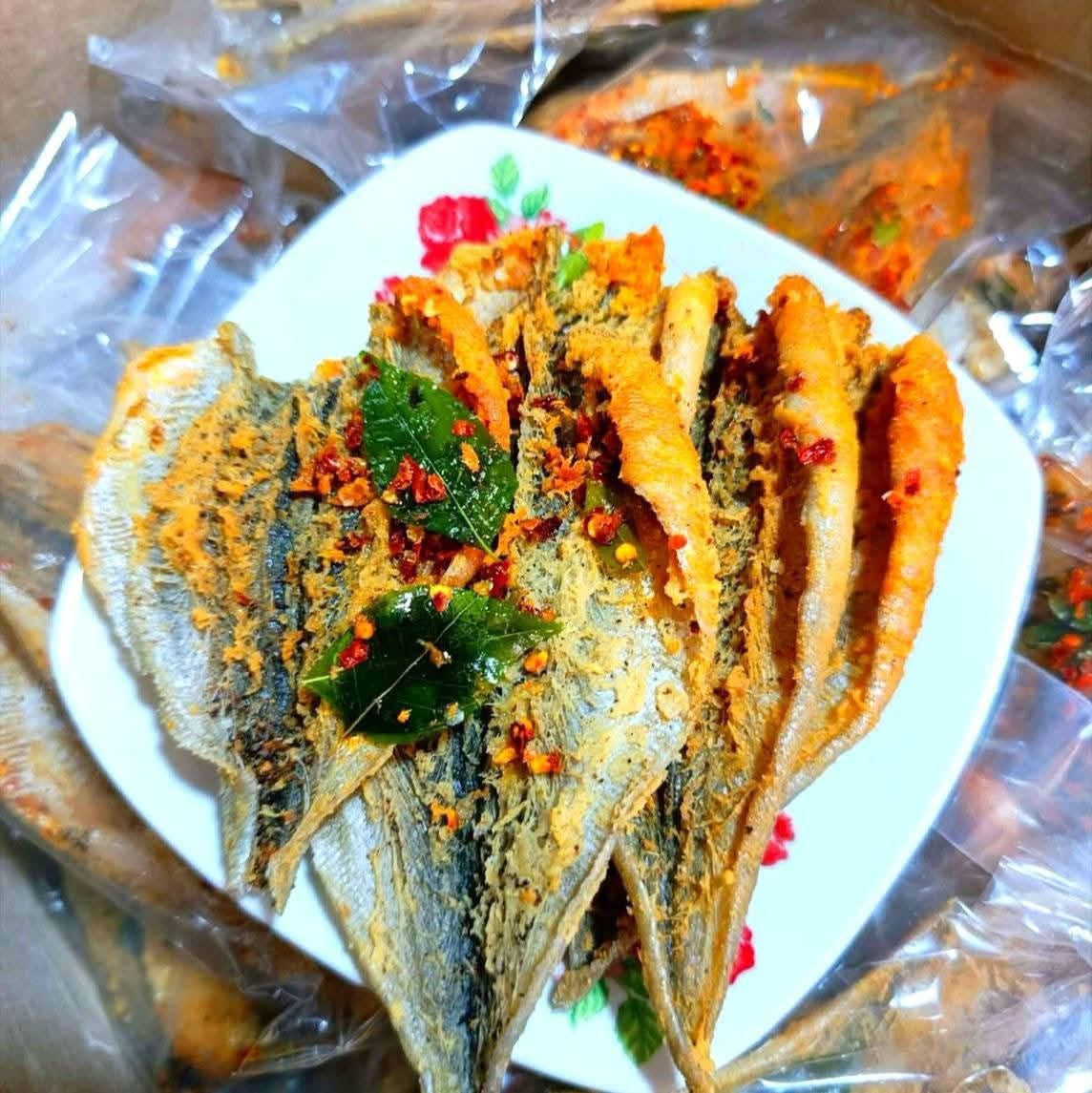 Featherback Fish Skin ငါးဖယ်အရေခွံကြော်