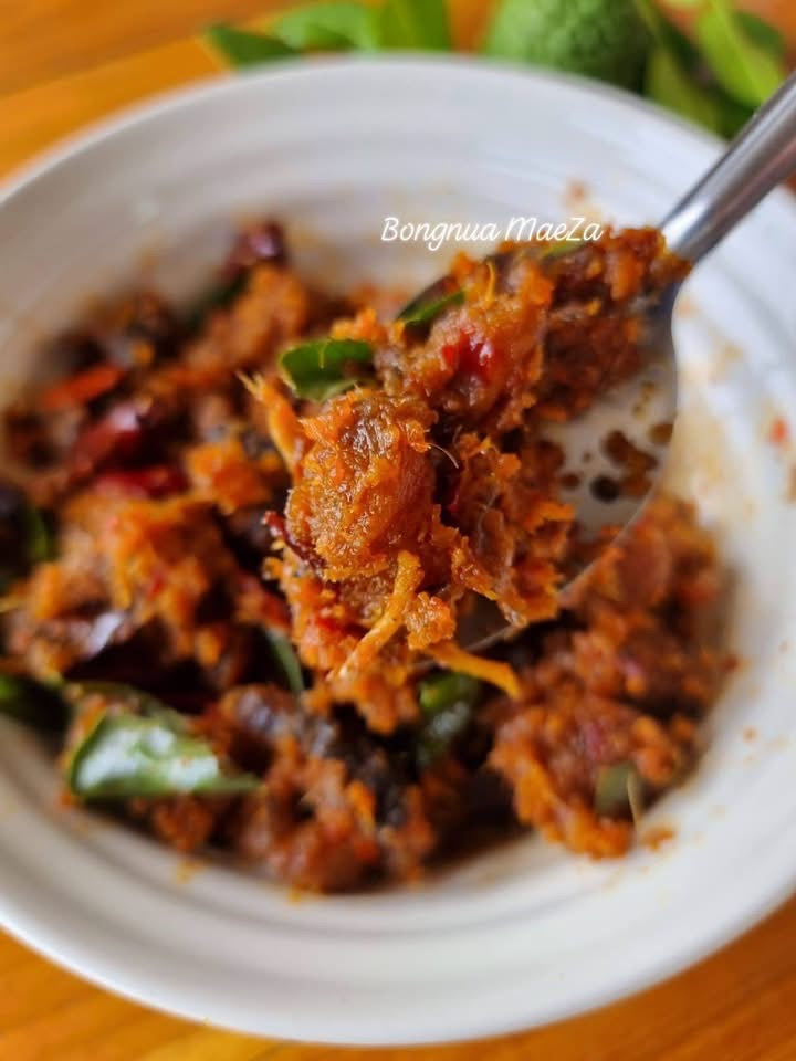 Spicy Stir-Fried Catfish ( ငါးခူးကြော်နှပ် ) 85g