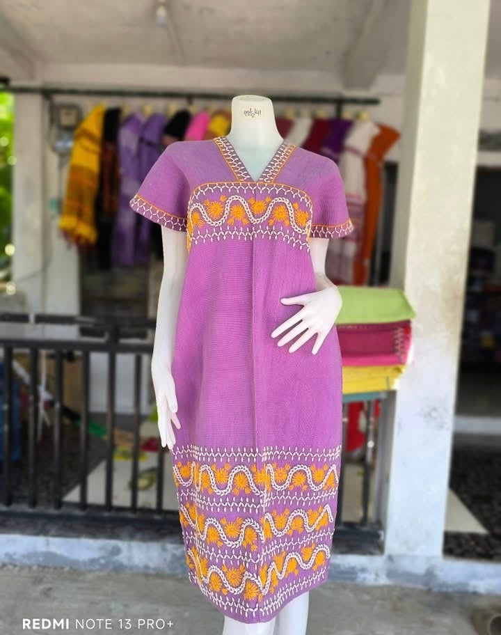 ကရင် ရိုးရာဝတ်စုံ