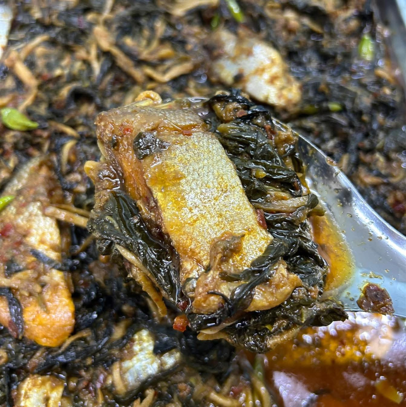 HH ငါးဖမ်းမချဉ်ပေါင်ကြော် 230g